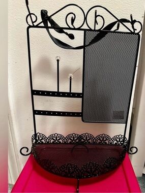 Claire's Black Metal Decorative Jewelry Organizer Stand